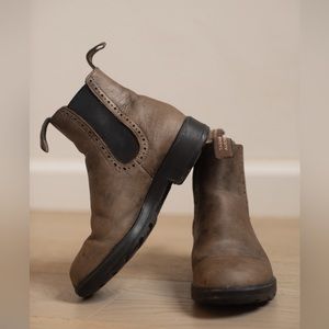 Blundstone High Top Boots in Rustic Brown. Size 3.5 AU, size 6.5 US